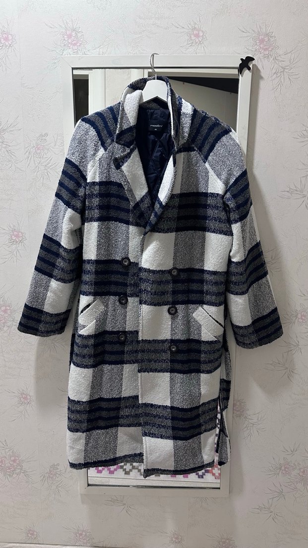 Gri Ekose Desenli Düğmeli Kadın Kaban - Görsel 3