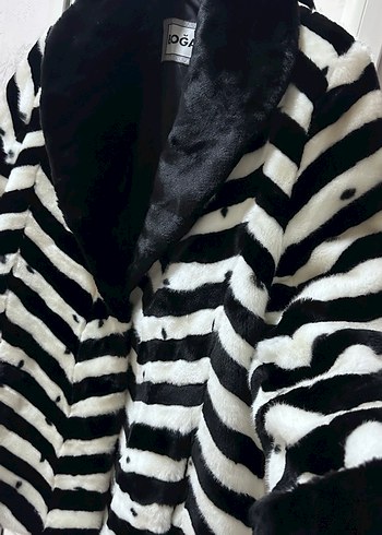 Zebra Desenli Kısa Kürk Kadın Mont - Görsel 3