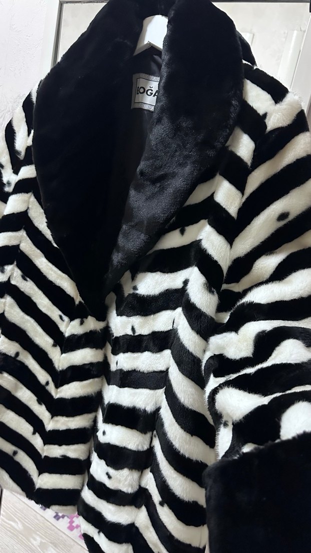 Zebra Desenli Kısa Kürk Kadın Mont - Görsel 3