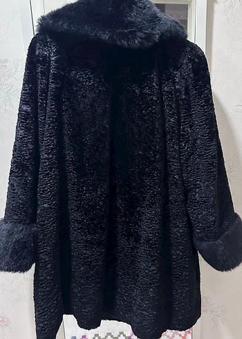 Siyah Kürk Detaylı Midi Kadın Kaban - Görsel 4