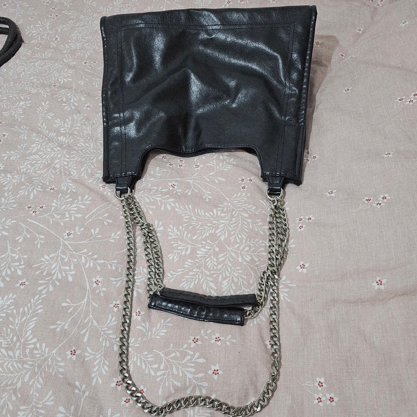 Zincir Detaylı Siyah Deri Kadın Çanta - Görsel 3