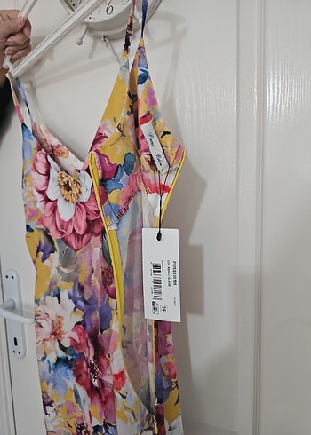 Çiçek Baskılı V Yaka Midi Elbise - Görsel 2