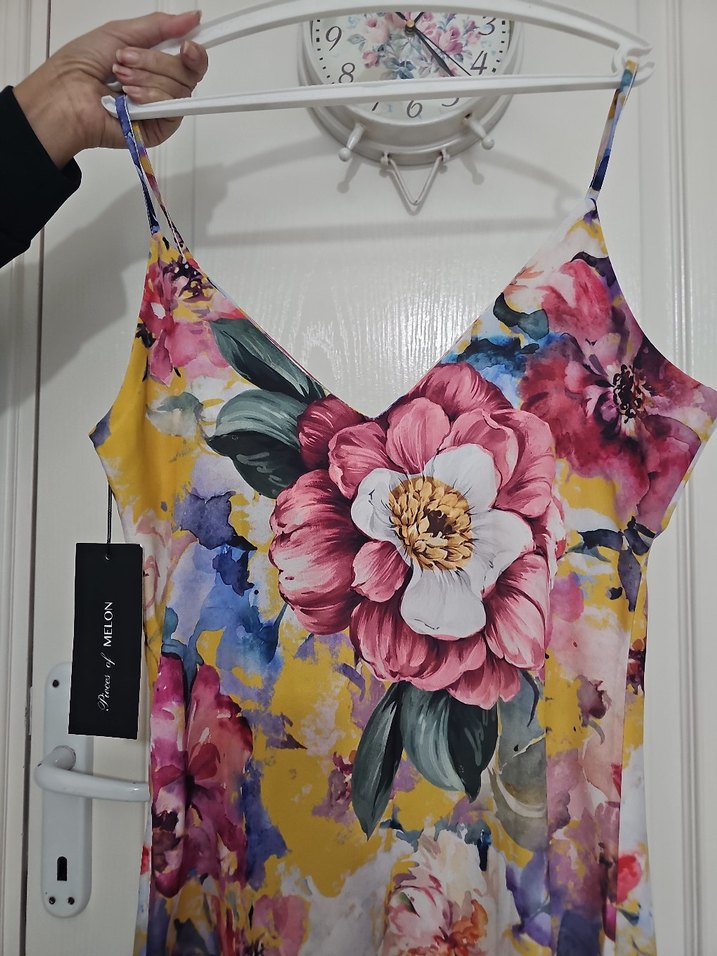 Çiçek Baskılı V Yaka Midi Elbise - Görsel 3