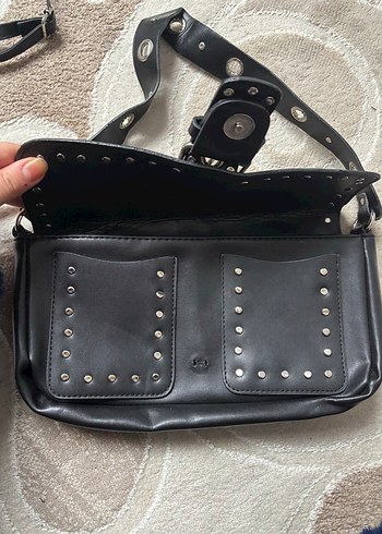 Siyah Deri Tokalı Gotik Kadın Çanta - Görsel 2