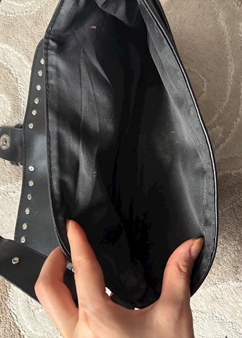 Siyah Deri Tokalı Gotik Kadın Çanta - Görsel 3