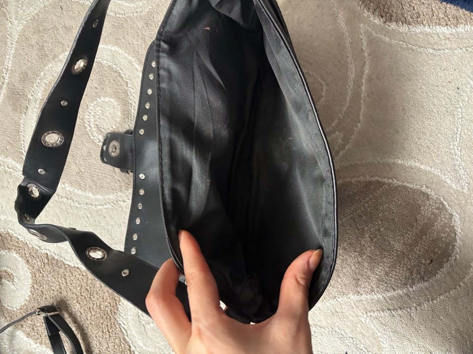 Siyah Deri Tokalı Gotik Kadın Çanta - Görsel 3