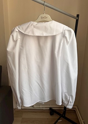 Nakış Detaylı V Yaka Beyaz Kadın Gömlek - Görsel 3