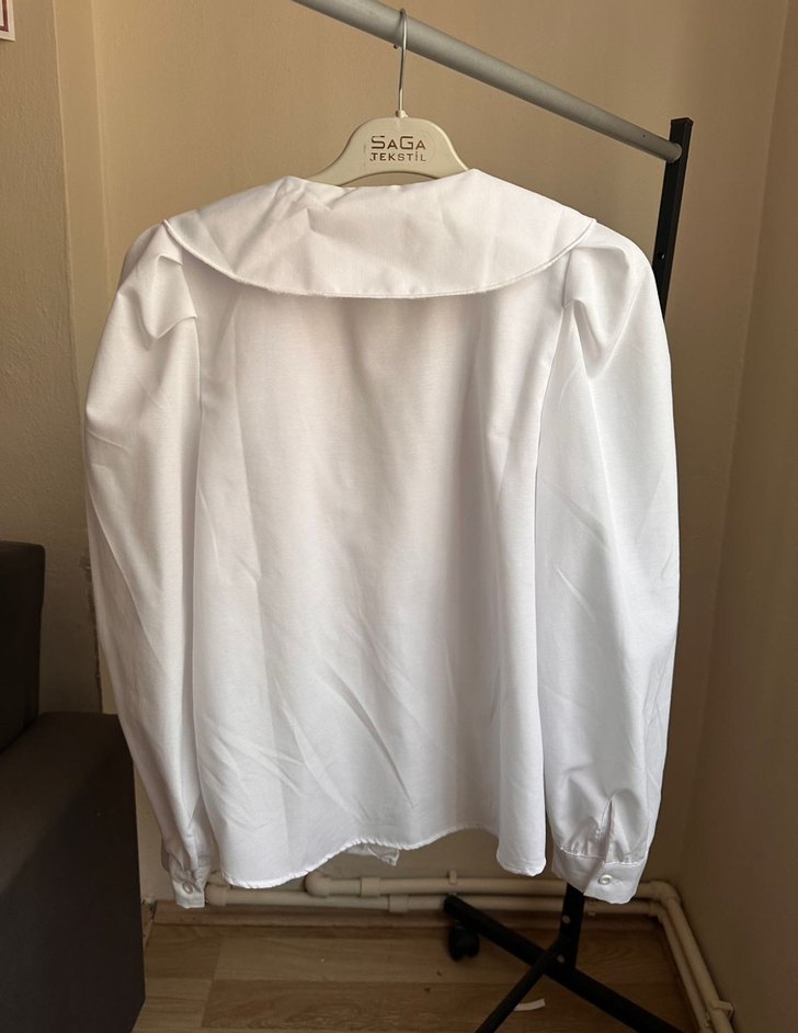 Nakış Detaylı V Yaka Beyaz Kadın Gömlek - Görsel 3