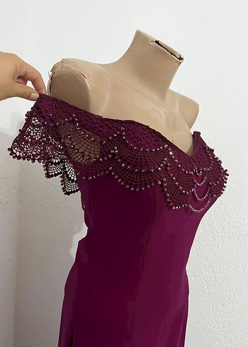 Bordo Straplez İşlemeli Uzun Abiye Elbise - Görsel 5