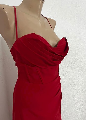 Kırmızı Drapeli Uzun İp Askılı Elbise - Görsel 2