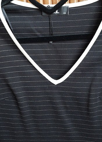 V Yaka Çizgili Kadın Midi Elbise - Görsel 2