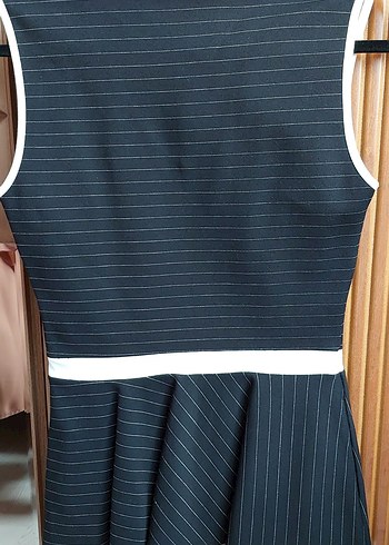 V Yaka Çizgili Kadın Midi Elbise - Görsel 5