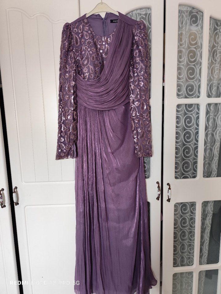 Uzun Kollu Mor Nakışlı Kadın Abiye Elbise - Görsel 3