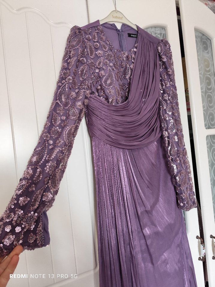 Uzun Kollu Mor Nakışlı Kadın Abiye Elbise - Görsel 2