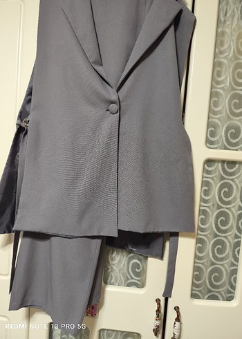 Uzun Gri Düğmeli Kadın Yelek - Görsel 4