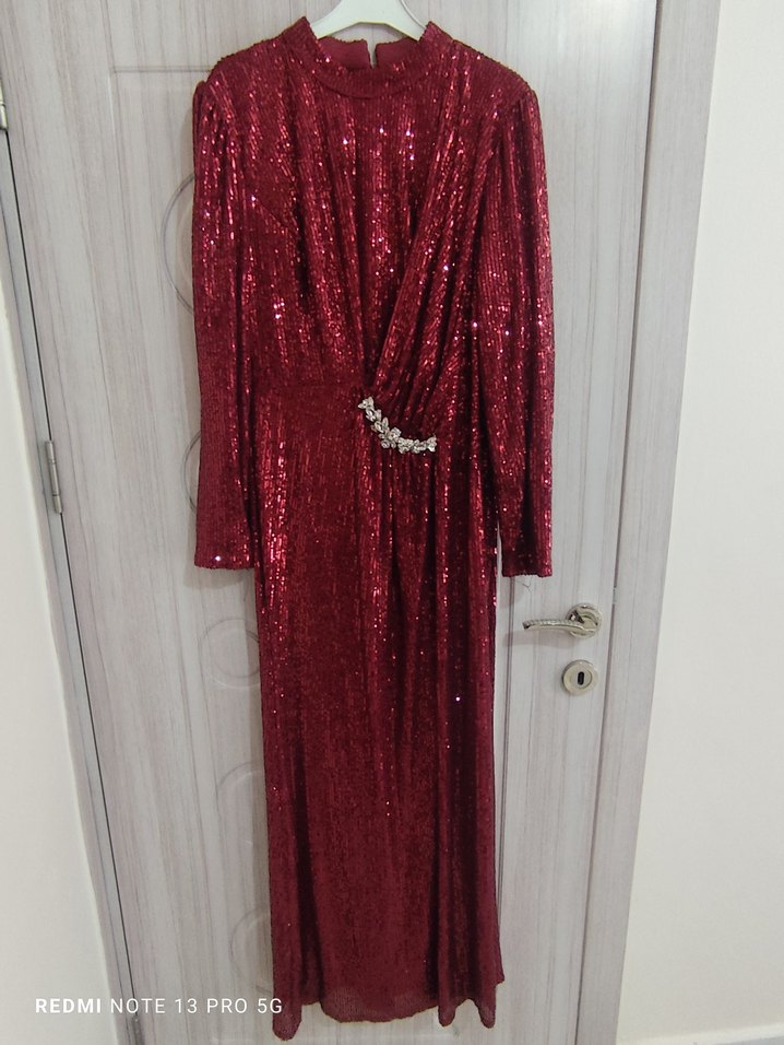 Kırmızı Parlak Payetli Uzun Abiye Elbise - Görsel 3