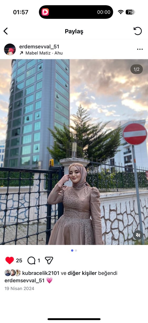 Uzun Kol Drapeli Bej Tesettür Abiye - Görsel 4