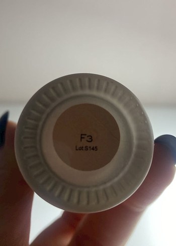 Revolution Conceal & Glow Aydınlatıcı Fondöten F3 - Görsel 4