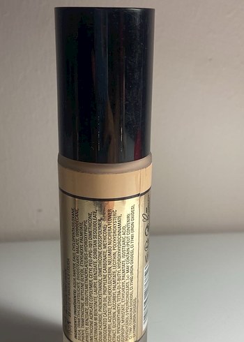 Revolution Conceal & Glow Aydınlatıcı Fondöten F3 - Görsel 2