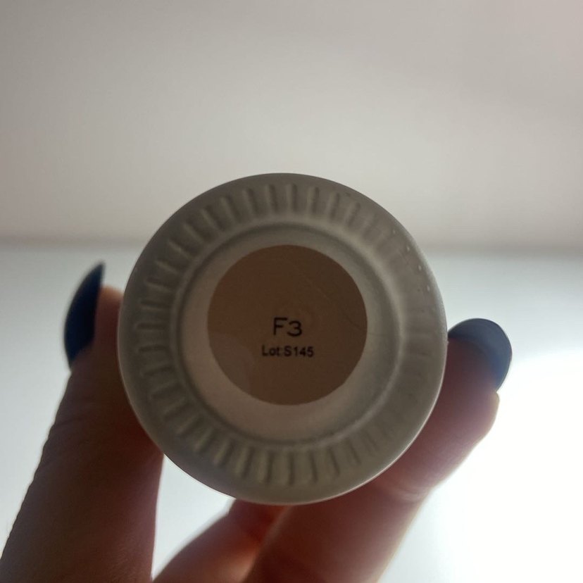 Revolution Conceal & Glow Aydınlatıcı Fondöten F3 - Görsel 4