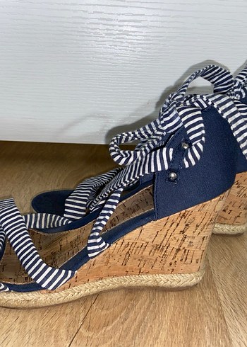 Flo Dolgu Topuk Ayakkabı - Görsel 2