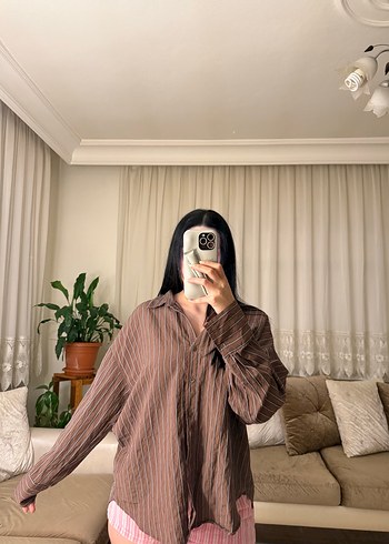 V Yaka Düğmeli Kahverengi Kadın Gömlek - Görsel 2