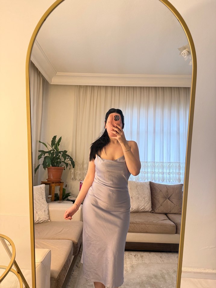 Gri Midi Saten Elbise - Görsel 3