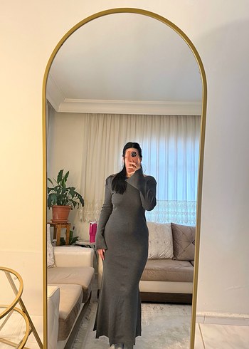 Gri Yüksek Yakalı Uzun Triko Elbise - Görsel 2