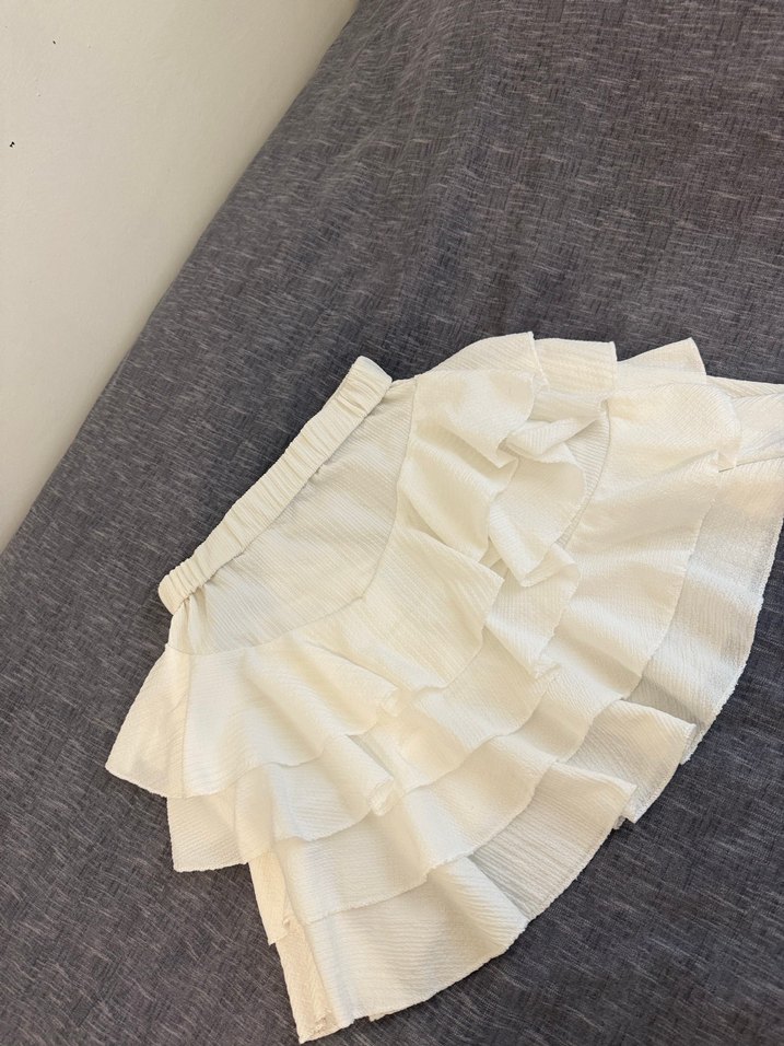 Beyaz Fırfırlı Mini Etek - Görsel 2