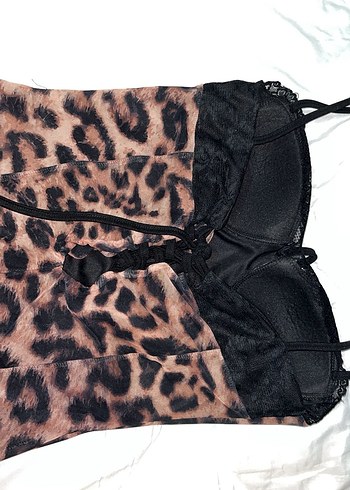 Leopar Desenli Askılı Mini Gecelik - Görsel 4