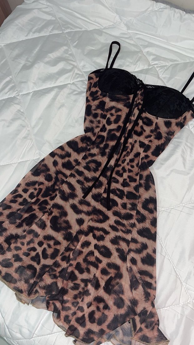 Leopar Desenli Askılı Mini Gecelik - Görsel 2