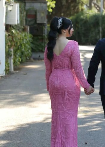 Pembe Dantel ve taş İşlemeli V Yaka Uzun Abiye Elbise - Görsel 4