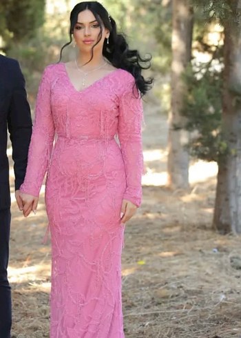 Pembe Dantel ve taş İşlemeli V Yaka Uzun Abiye Elbise - Görsel 2