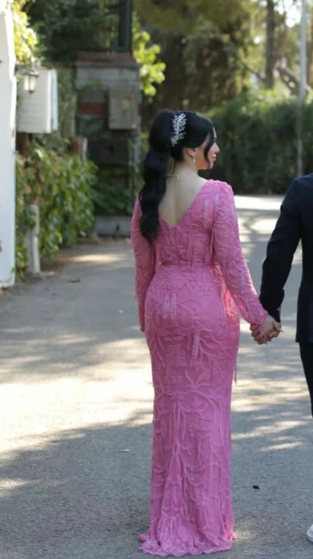 Pembe Dantel ve taş İşlemeli V Yaka Uzun Abiye Elbise - Görsel 4