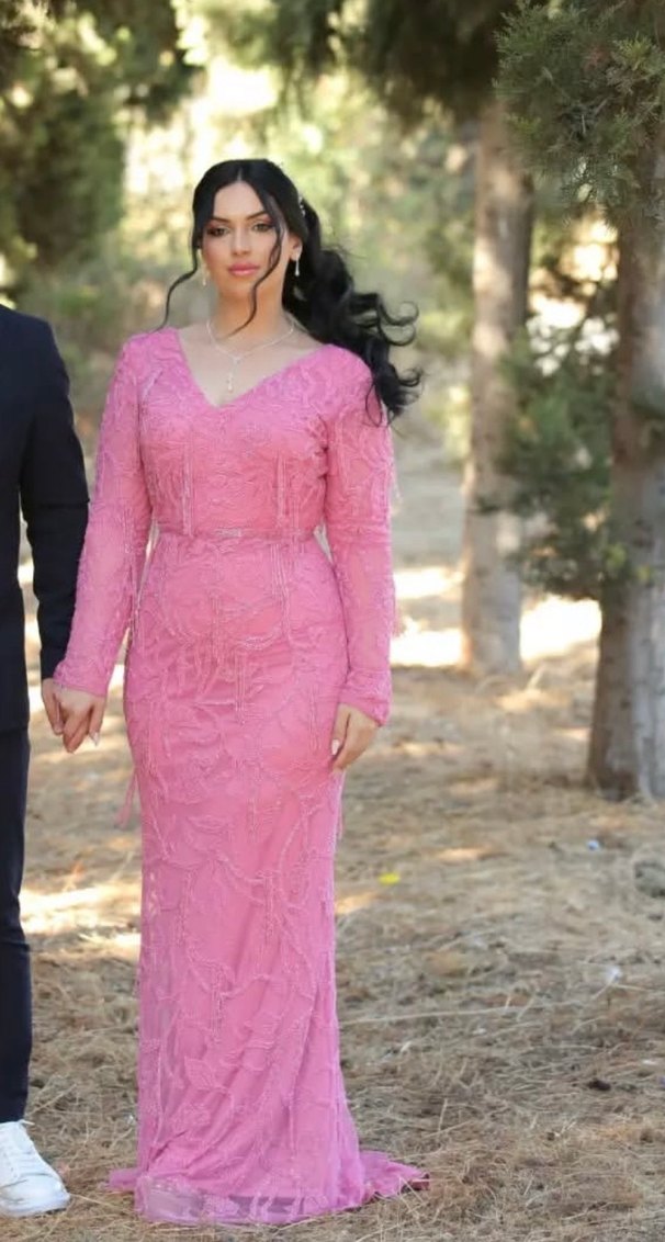 Pembe Dantel ve taş İşlemeli V Yaka Uzun Abiye Elbise - Görsel 2