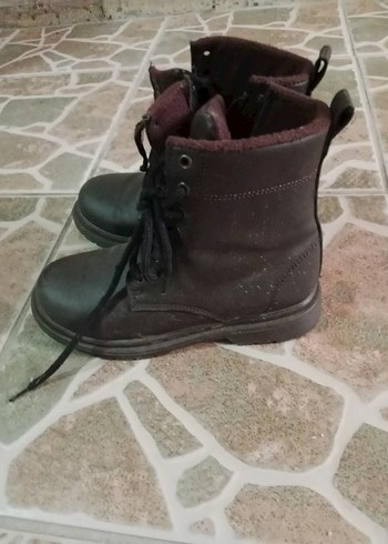 34 beden bağcıklı erkek çocuk Botu.3 defa araba içi giyinilmiş - Görsel 5