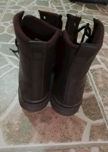 34 beden bağcıklı erkek çocuk Botu.3 defa araba içi giyinilmiş - Görsel 2