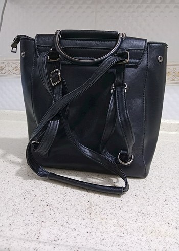 Siyah Deri Sırt ve Omuz Çantası
 Kemerli, 3 kere kullandım - Görsel 4