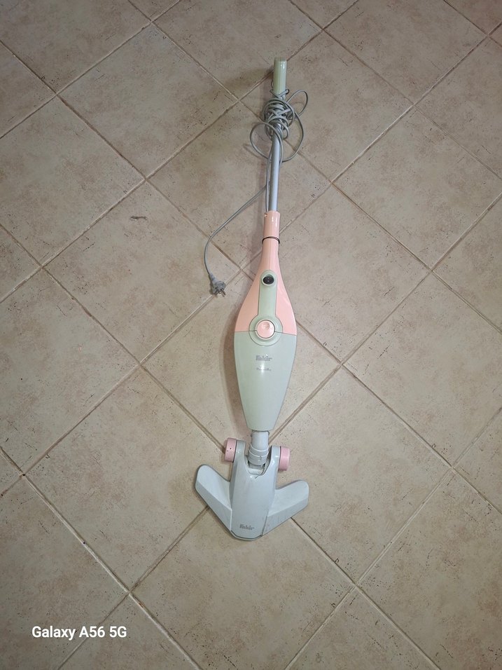 Pembe Fakir IRSA Dikey Elektrikli Süpürge - Görsel 3