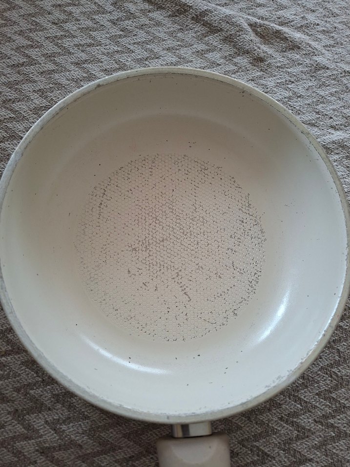 ESSENSO Beyaz Teflon Kaplama Tava - Görsel 2