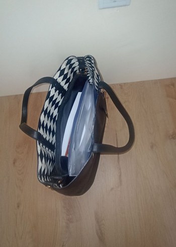 Siyah Deri Klasik Tokalı Kadın Çanta - Görsel 3