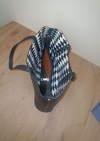 Siyah Deri Klasik Tokalı Kadın Çanta - Görsel 4