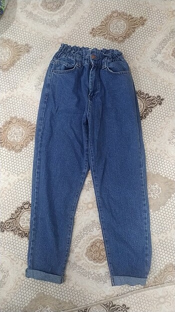 Yeni ve etiketli jean