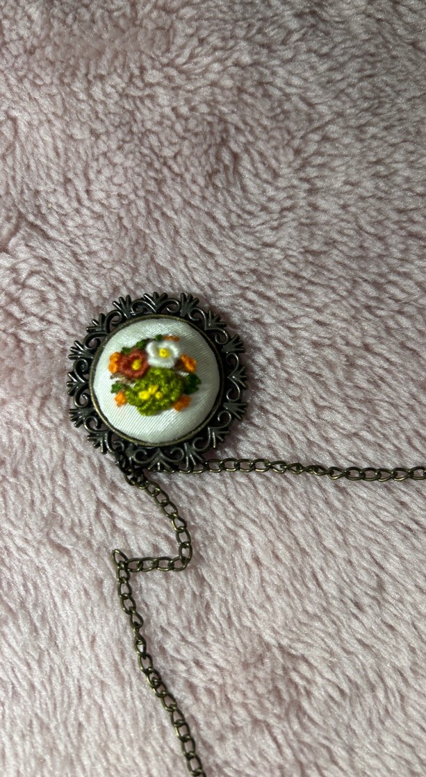 Gri İşlemeli Uzun Zincirli Gotik yaka iğnesi - Görsel 3