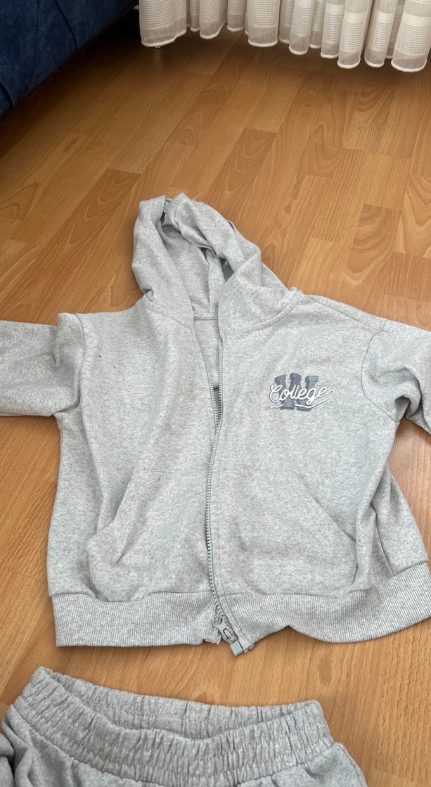 Gri Kapüşonlu Fermuarlı Kız Eşofman Takımı - Görsel 2