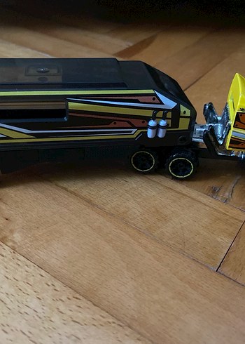 Hot wheels tırlar - Görsel 13