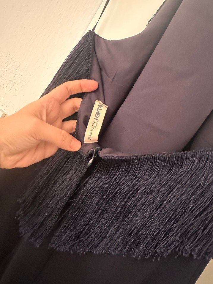 Lacivert Püsküllü Boyundan Bağlamalı Elbise
Dilek Hanif Koton - Görsel 5