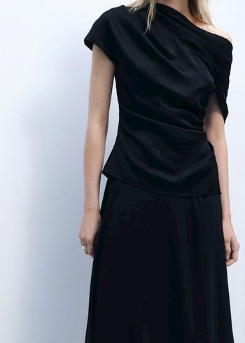 Mango Siyah Drapeli Kayık Yaka Kadın Bluz - Görsel 3