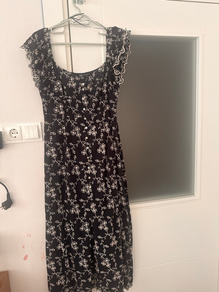 Zara Nakışlı Dantel Detaylı Lacivert Midi Elbise - Görsel 4