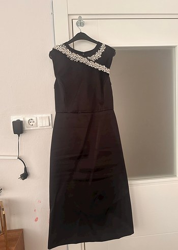 adL Siyah Saten Kolsuz Midi Elbise - Görsel 4